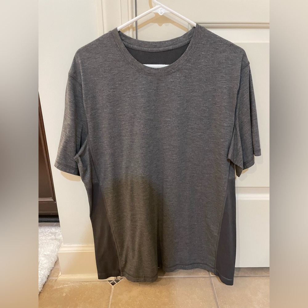 dark grey lulu athletic shirt